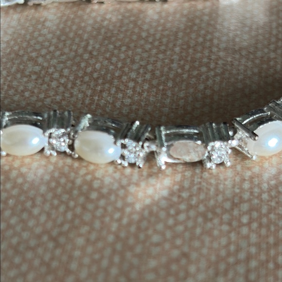 Vintage Avon Moonstone Style Tennis Bracelet June Birthstone Silver Tone NIB B32 - Picture 9 of 14